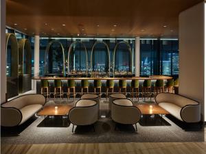 Posezení v ubytování Mitsui Garden Hotel Yokohama Minatomirai Premier