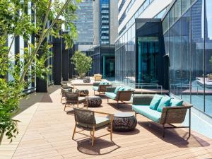 Bazén v ubytování Mitsui Garden Hotel Yokohama Minatomirai Premier nebo v jeho okolí