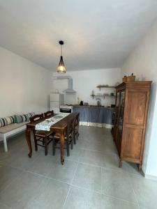 Kuchyň nebo kuchyňský kout v ubytování Sykano Espace, Skyros Island