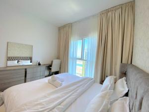 Ảnh trong thư viện ảnh của Full Seaview & Louvre Museum 1BHK - Al Reem Island ở Abu Dhabi