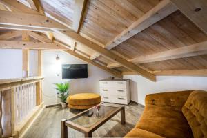 Μια τηλεόραση ή/και κέντρο ψυχαγωγίας στο Holiday Home Irena with sea view