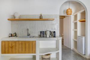 Kuchyň nebo kuchyňský kout v ubytování Thalassa Naxos