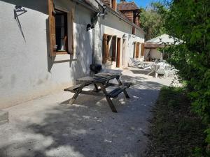 Fotografia z galérie ubytovania Chaleureuse longère familiale 3 étoiles v destinácii Pellevoisin