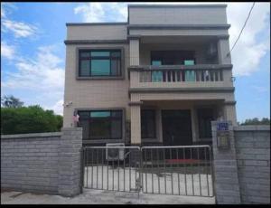 Tòa nhà nơi chỗ nghỉ nhà dân tọa lạc +17 ảnh