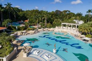 Bassein majutusasutuses Sandals Ochi Beach All Inclusive Resort - Couples Only või selle lähedal