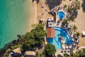 Bassein majutusasutuses Sandals Ochi Beach All Inclusive Resort - Couples Only või selle lähedal