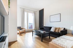 A television and/or entertainment centre at Wonderful Brera flat
