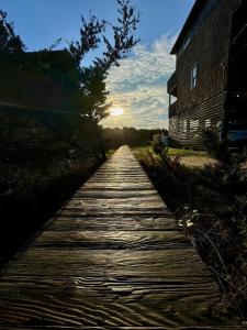 Galeriebild der Unterkunft Amazing Ocean View-Newly Renovated Modern Oasis in Avon