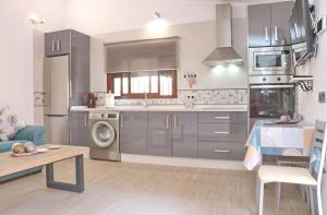 Kuchnia lub aneks kuchenny w obiekcie Chalet Sultan con piscina