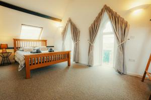 Voodi või voodid majutusasutuse Beautiful House City Conversion, FREE PARKING toas