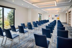 Posezení v ubytování Holiday Inn Express Hamilton - Upper James by IHG + 79 fotografií