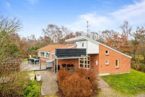 Το κτήριο όπου στεγάζεται  η παραθεριστική κατοικία