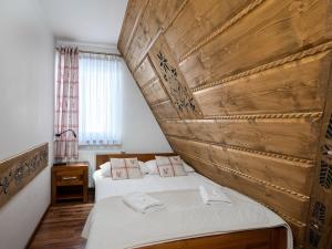 Posteľ alebo postele v izbe v ubytovaní Willa Pod Reglami Małe Ciche Sauna & Jacuzzi