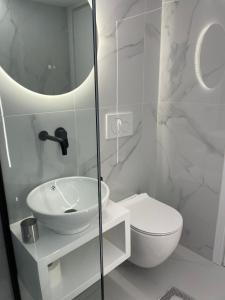 Koupelna v ubytování Pool Guesthouse