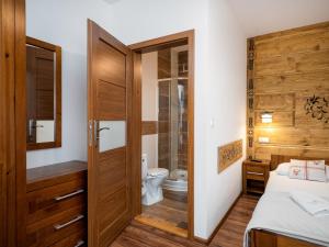 Kúpeľňa v ubytovaní Willa Pod Reglami Małe Ciche Sauna & Jacuzzi