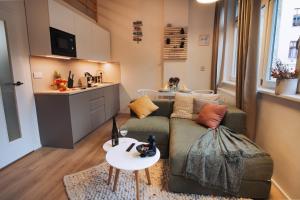 Χώρος καθιστικού στο Chic Duplex in Historic Center & Netflix