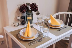 Φαγητό σε αυτό το διαμέρισμα ή κάπου εκεί κοντά