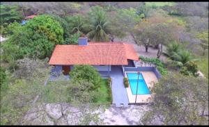 AranaúCasa Jeri One的带游泳池的房子的鸟瞰图