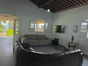 Posezení v ubytování Casa Beira-Mar em Guadalupe