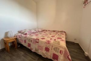 Postel nebo postele na pokoji v ubytování Charming T2 in residence with swimming pool + 9 fotografií