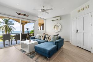 Gallery image of Newly Renovated Beachfront Condo with Inviting Minimalist Design, Pool & Balcony with Ocean Views in Playa Flamingo +23 photos