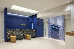 منطقة الاستقبال أو اللوبي في Four Points Flex by Sheraton Yokohama West
