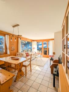 Posezení v ubytování Center of Nendaz ! Apartment 3 rooms with balcony + 36 fotografií