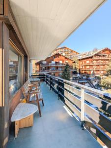 Balkón nebo terasa v ubytování Center of Nendaz ! Apartment 3 rooms with balcony