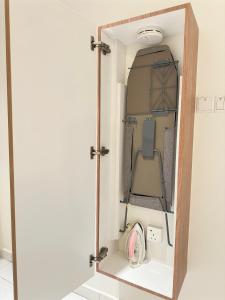 Bagno di NEWLY RENOVATED Comfy Beachfront View At Seri Bulan Port Díckson