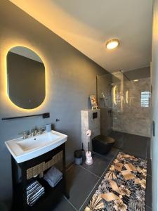 Vannituba majutusasutuses Jayhden New Stay & Pool with Ocean View Curaçao
