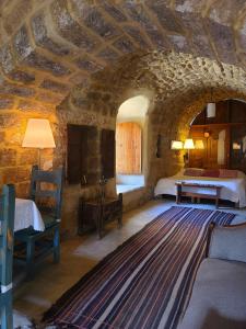 Ένα ή περισσότερα κρεβάτια σε δωμάτιο στο Beit Faris Wa Lucia