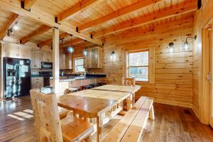 Fotografie z fotogalerie ubytování Turtle Hill Cabin v destinaci New Tazewell