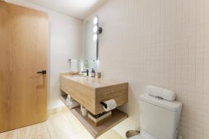 Casa Calderon by Capitalia tesisinde bir banyo +30 fotoğraf