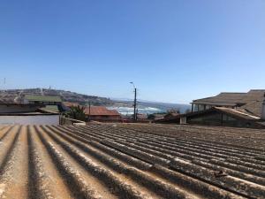a view of the top of a roof at Bella Vista Familiar in Valparaíso