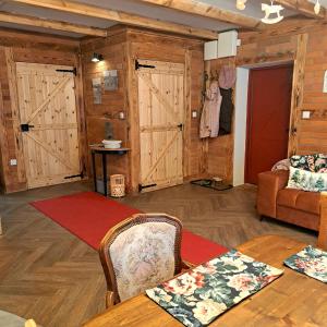 Χώρος καθιστικού στο RUMIANA CHATA w Kaszubskiej Wenecji