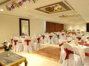 Fotografie z fotogalerie ubytování Sharjah Palace Hotel v destinaci Sharjah + 30 fotografií