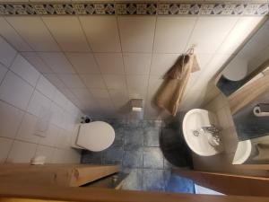 Ένα μπάνιο στο Appartement bei Selbstversorger auf Kleinbauernhof
