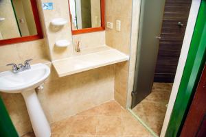 Koupelna v ubytování Hotel Monchuelo Spa