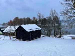 Lakeview Modern Karaim Cottage Trakai v zimě