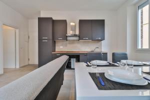 Η κουζίνα ή μικρή κουζίνα στο Arcos - 10 minutes walk to Piazza Maggiore +29 φωτογραφίες