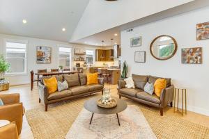 Galeriebild der Unterkunft Private Hot Tub and Patio Spacious Cle Elum Home in Cle Elum