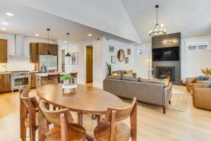 Galeriebild der Unterkunft Private Hot Tub and Patio Spacious Cle Elum Home in Cle Elum