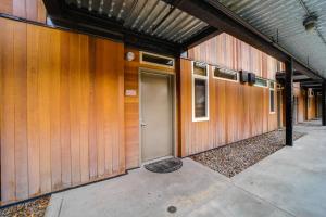 Foto dalla galleria di Walk to Lake Chelan Condo with Pool Access a Chelan