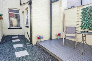 Imagine din galeria proprietății Lucky Home 7 - Ideal for Trade & Family - 2 Bedrooms - 2 Beds - Max 4 Guests - Close to BAE, Docks, Lake District, Beaches în Barrow in Furness