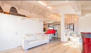 A kitchen or kitchenette at Appartamento Spotorno con ampio terrazzo attrezzato anche con angolo cottura