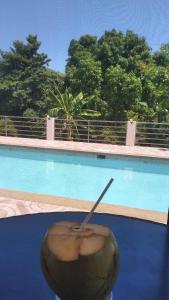 Bazén v ubytování Jamaica Beach nebo v jeho okolí