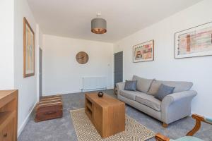 Μια τηλεόραση ή/και κέντρο ψυχαγωγίας στο Spacious 3 bed flat- Free parking Edinburgh & Fife