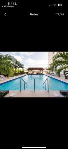 Bazén v ubytování Acogedor Apartamento con Vista al mar nebo v jeho okolí