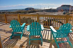 Ein Balkon oder eine Terrasse in der Unterkunft Amazing Ocean View-Newly Renovated Modern Oasis