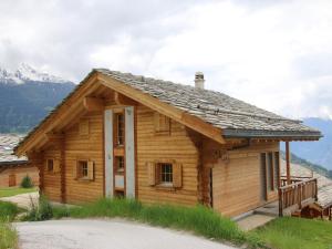Gallery image of Chalet in Veysonnaz near Ski Slopes in Veysonnaz +24 photos